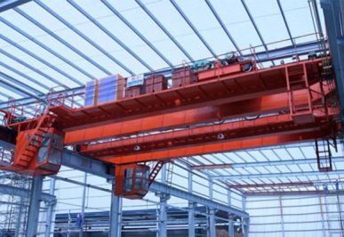 Gru a ponte a doppia trave con carrello per verricello