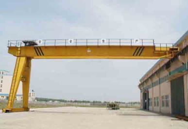 Gru a cavalletto a doppia trave